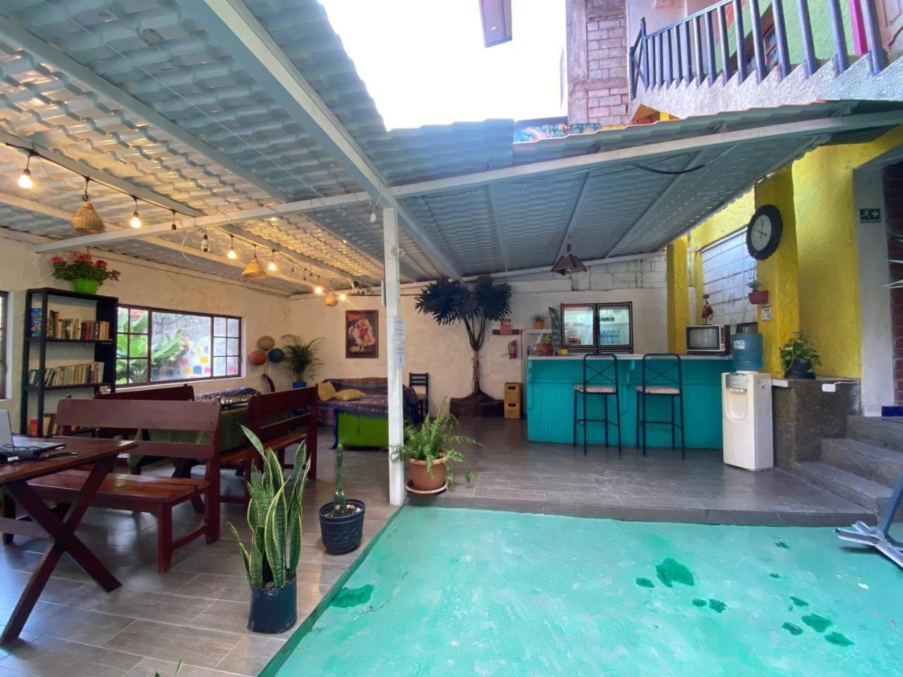 Garden House Hostal 바뇨스 외부 사진