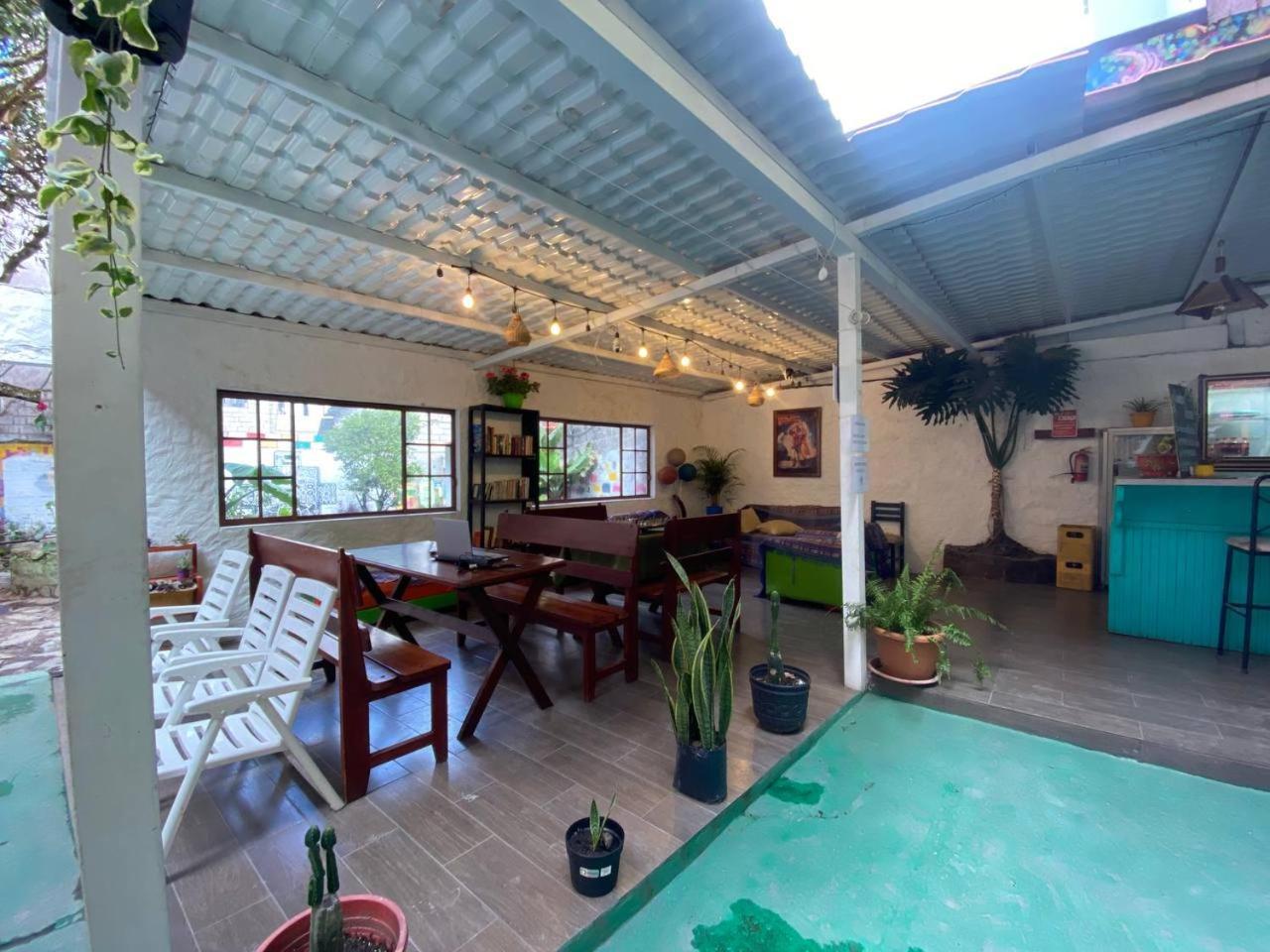 Garden House Hostal 바뇨스 외부 사진