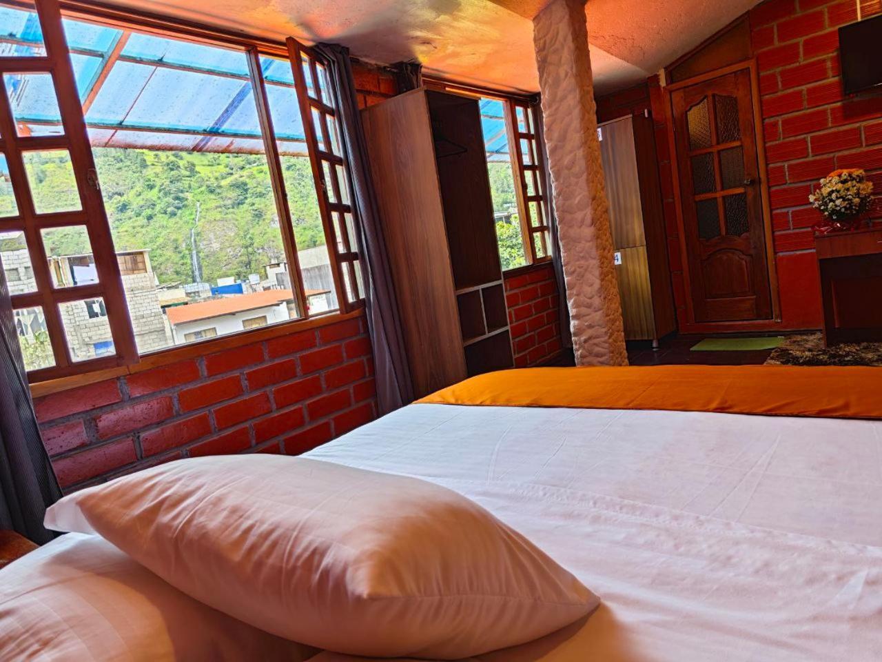 Garden House Hostal 바뇨스 외부 사진