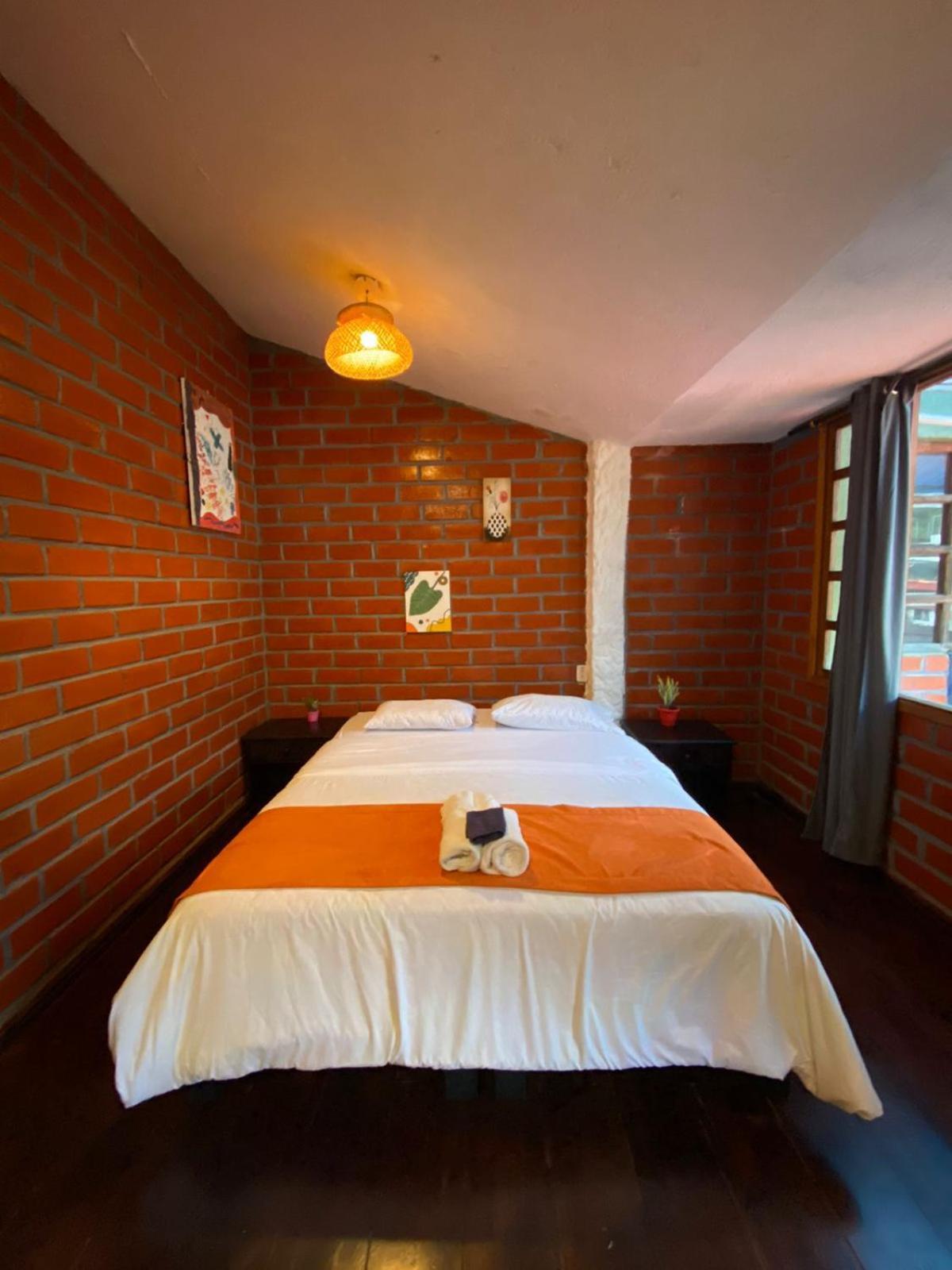 Garden House Hostal 바뇨스 외부 사진
