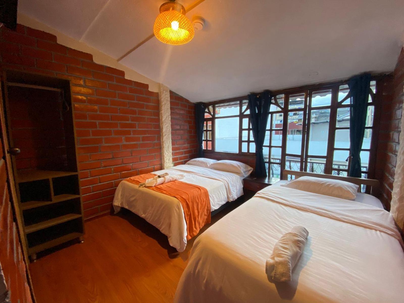 Garden House Hostal 바뇨스 외부 사진
