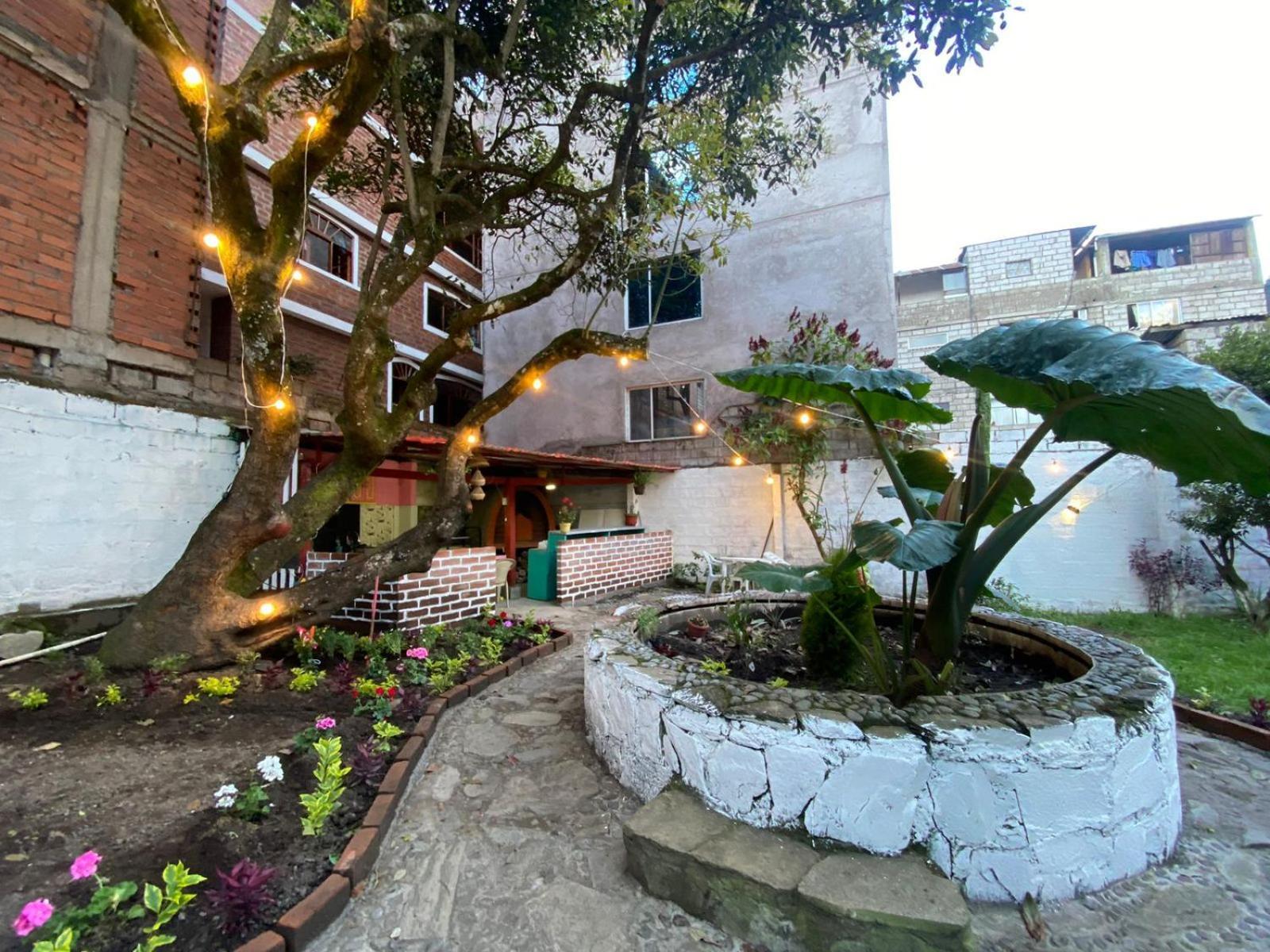 Garden House Hostal 바뇨스 외부 사진