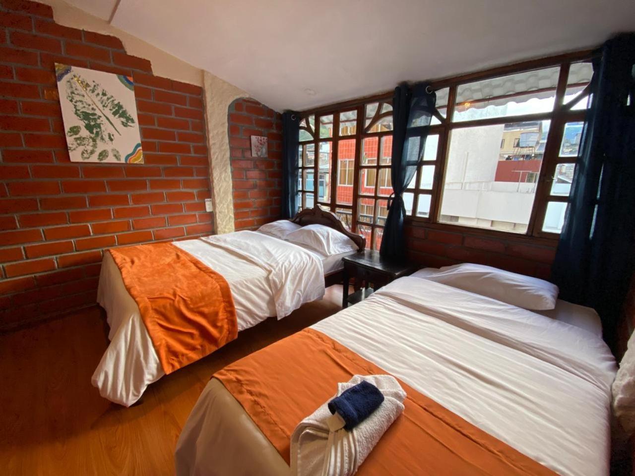Garden House Hostal 바뇨스 외부 사진