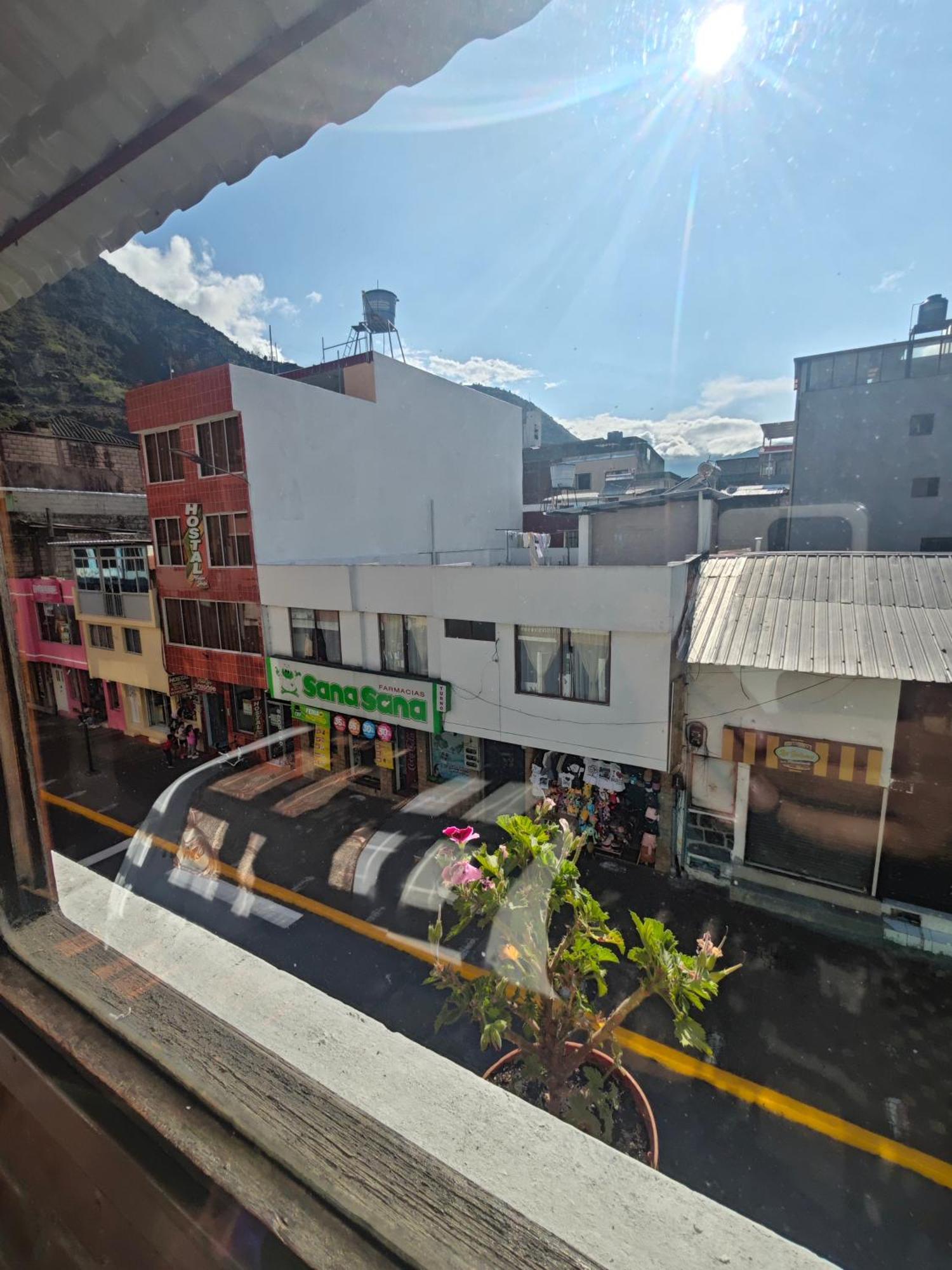 Garden House Hostal 바뇨스 외부 사진