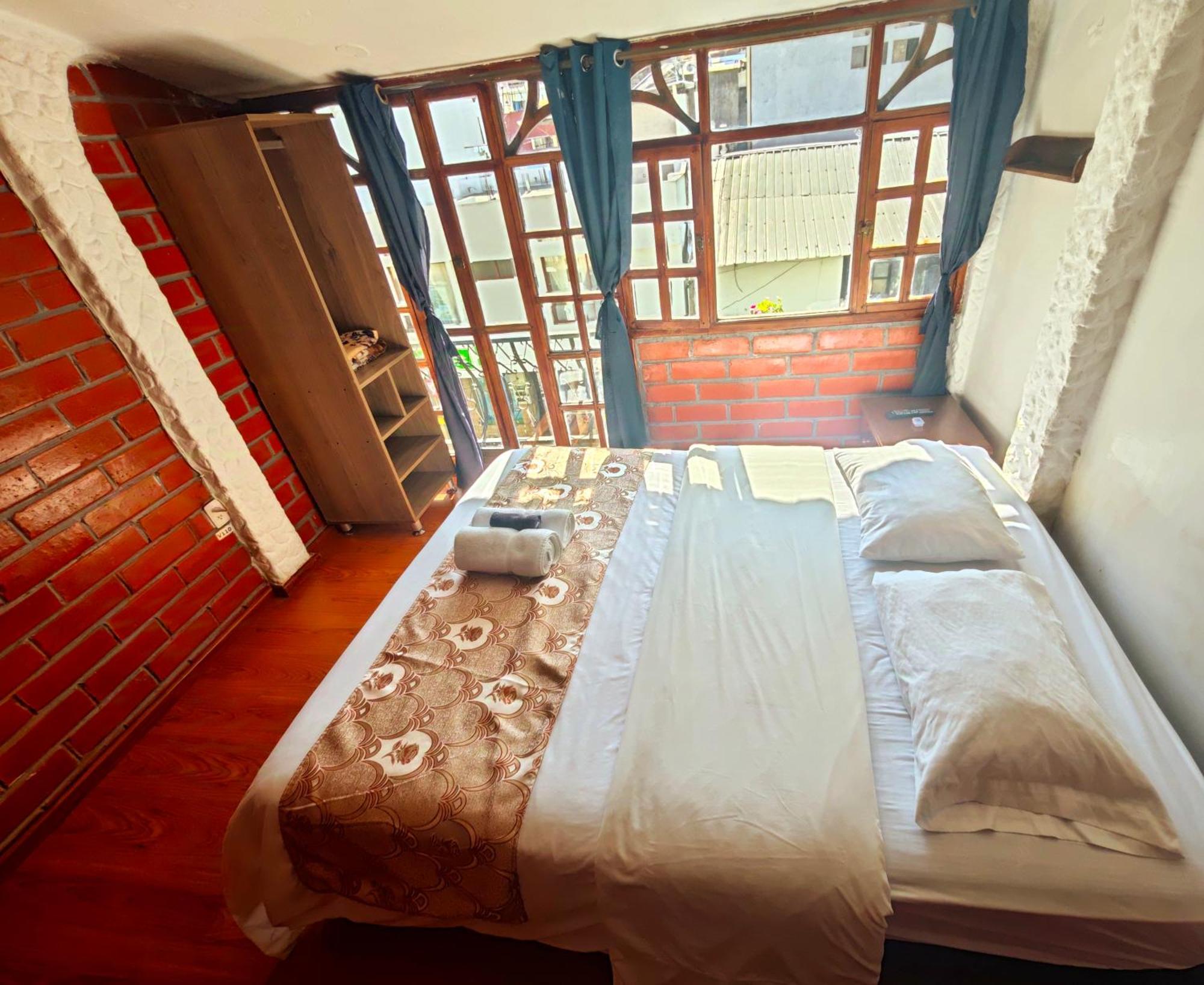 Garden House Hostal 바뇨스 외부 사진